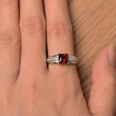 Princess Cut Garnet Engagement Rings - Palmary