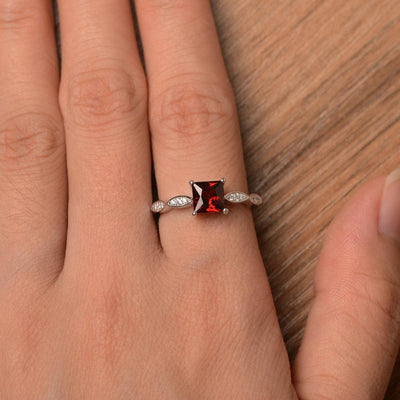 Princess Cut Garnet Rings - Palmary